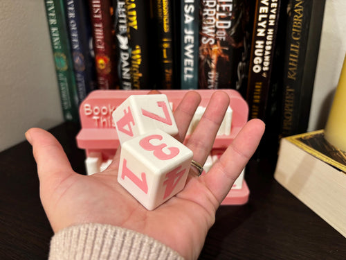 Arched Books Read 0-999 Counter: Bookworm Decor with Dice - Track Reading Progress with this Decorative Piece for Book Lovers