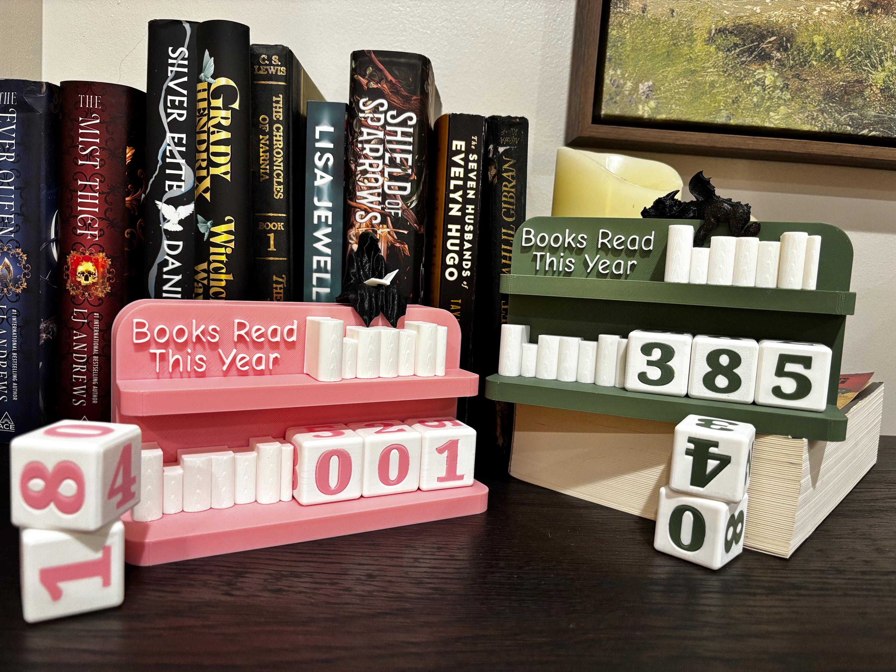 Arched Books Read 0-999 Counter: Bookworm Decor with Dice - Track Reading Progress with this Decorative Piece for Book Lovers