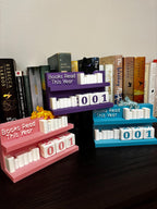 Large Books Read Counter 0-999: Bookworm Decor with Dice - Track Reading Progress with this Decorative Piece for Book Lovers