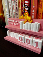 Large Books Read Counter 0-999: Bookworm Decor with Dice - Track Reading Progress with this Decorative Piece for Book Lovers
