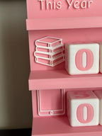 The Ultimate Books Read Tracker: Count Physical, E-reads, and Audiobooks - Bookworm Decor with Dice - Track your Progress, for Book Lovers