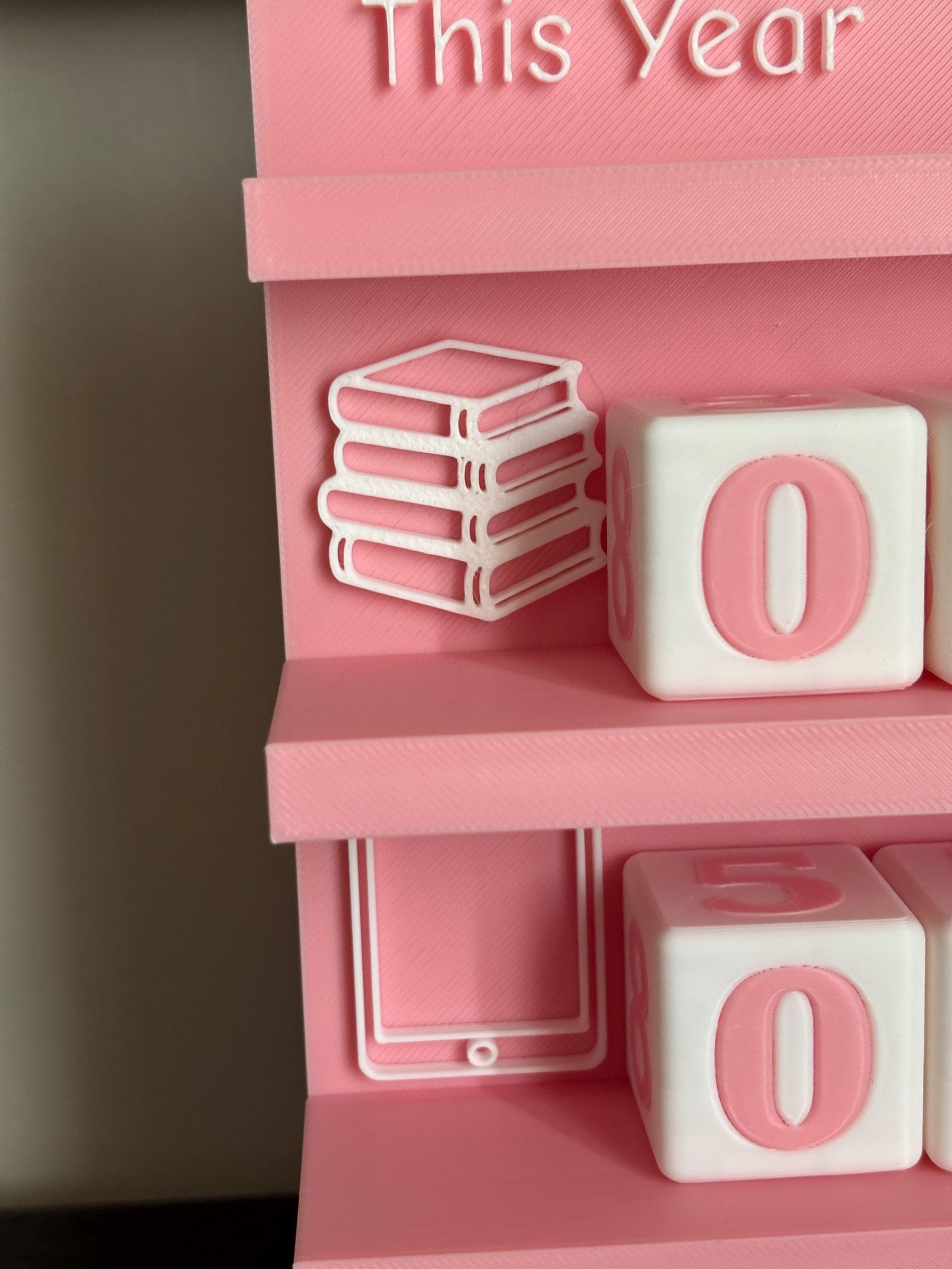 The Ultimate Books Read Tracker: Count Physical, E-reads, and Audiobooks - Bookworm Decor with Dice - Track your Progress, for Book Lovers