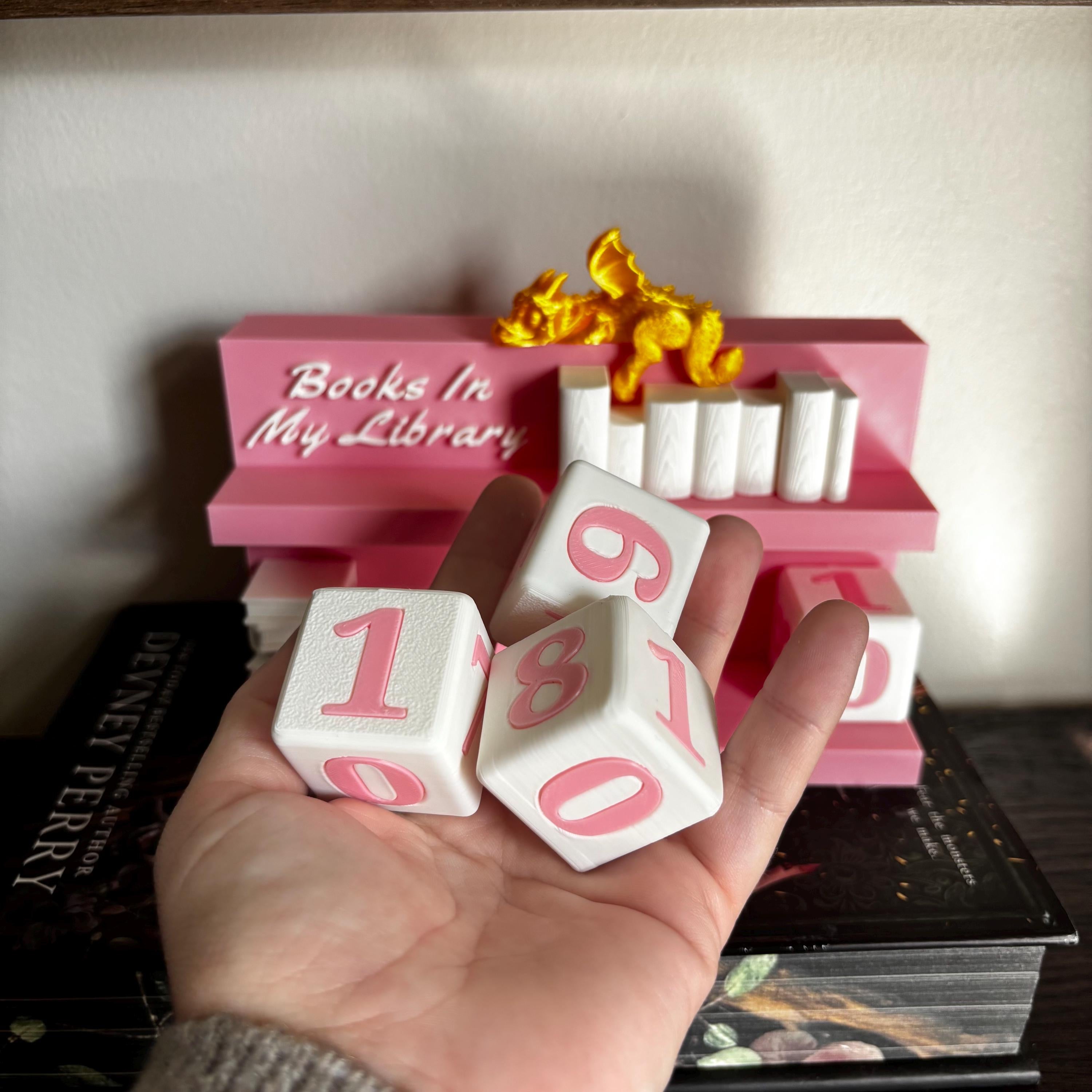 Books in My Library Counter 1000+: Bookworm Decor with Dice - Track Reading Progress with this Decorative Piece for Book Lovers __etsy:7335183690